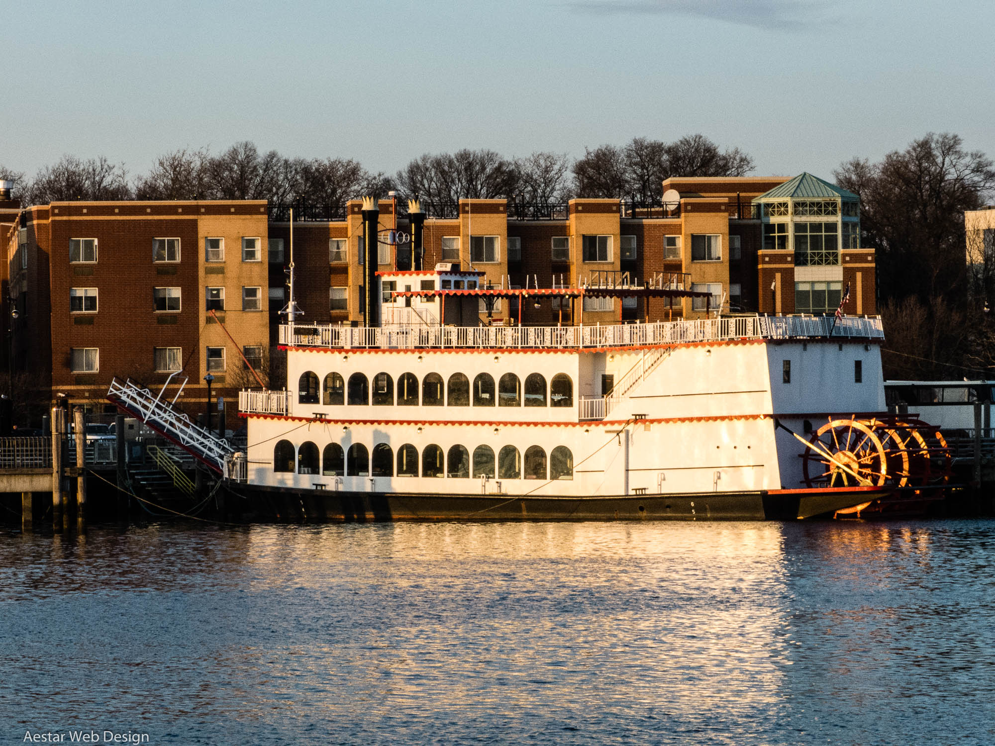 Mississippi River steamboat in New York City, Web Photography, Landscape Photography, Street Photography